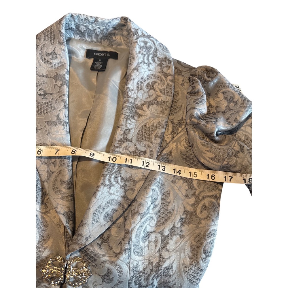 Arden B Vintage Silver Jacquard Cropped Jacket Rhinestone‎ Clasp Ruffle Ladies S - Picture 4 of 6